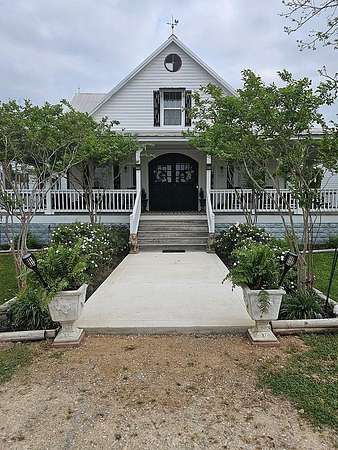 4 Acres of Land with Home for Sale in Fayetteville, Texas