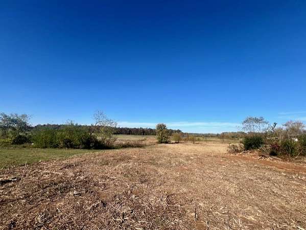 10 Acres of Land for Sale in Portland, Tennessee