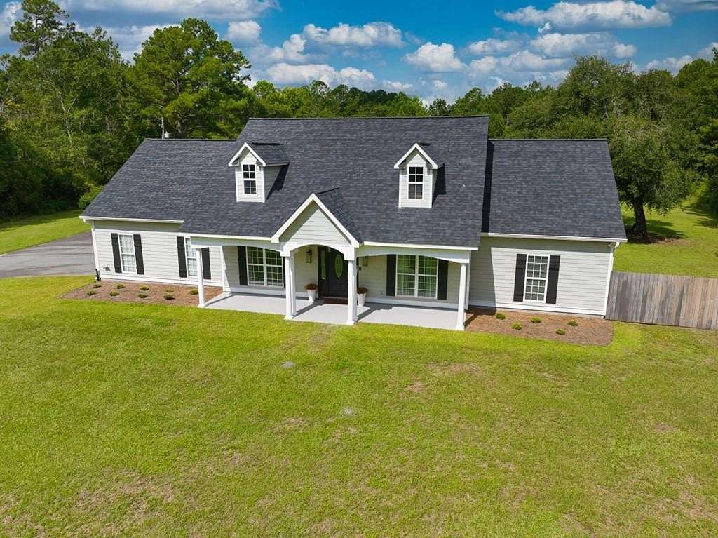5.5 Acres of Land with Home for Sale in Hahira, Georgia