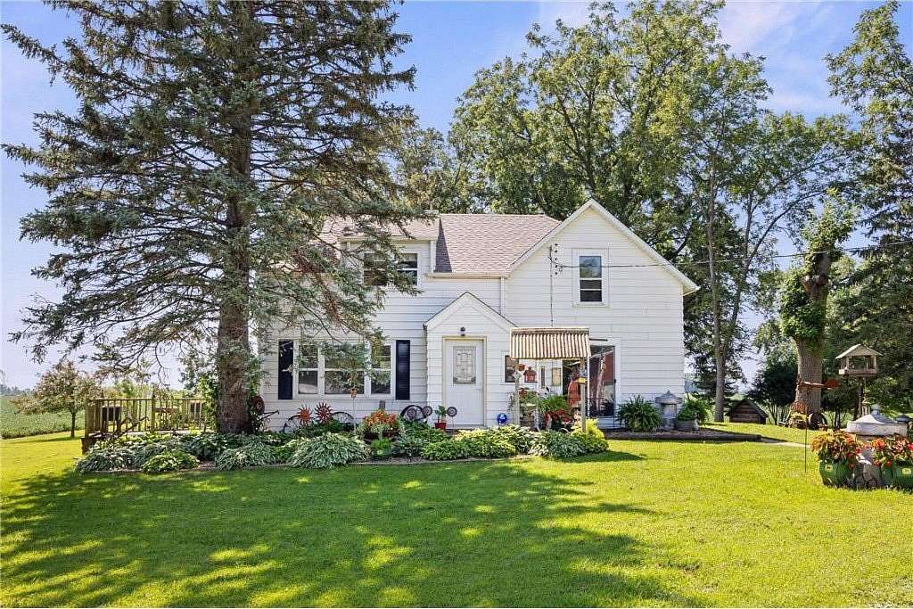 6.1 Acres of Residential Land with Home for Sale in Hutchinson, Minnesota