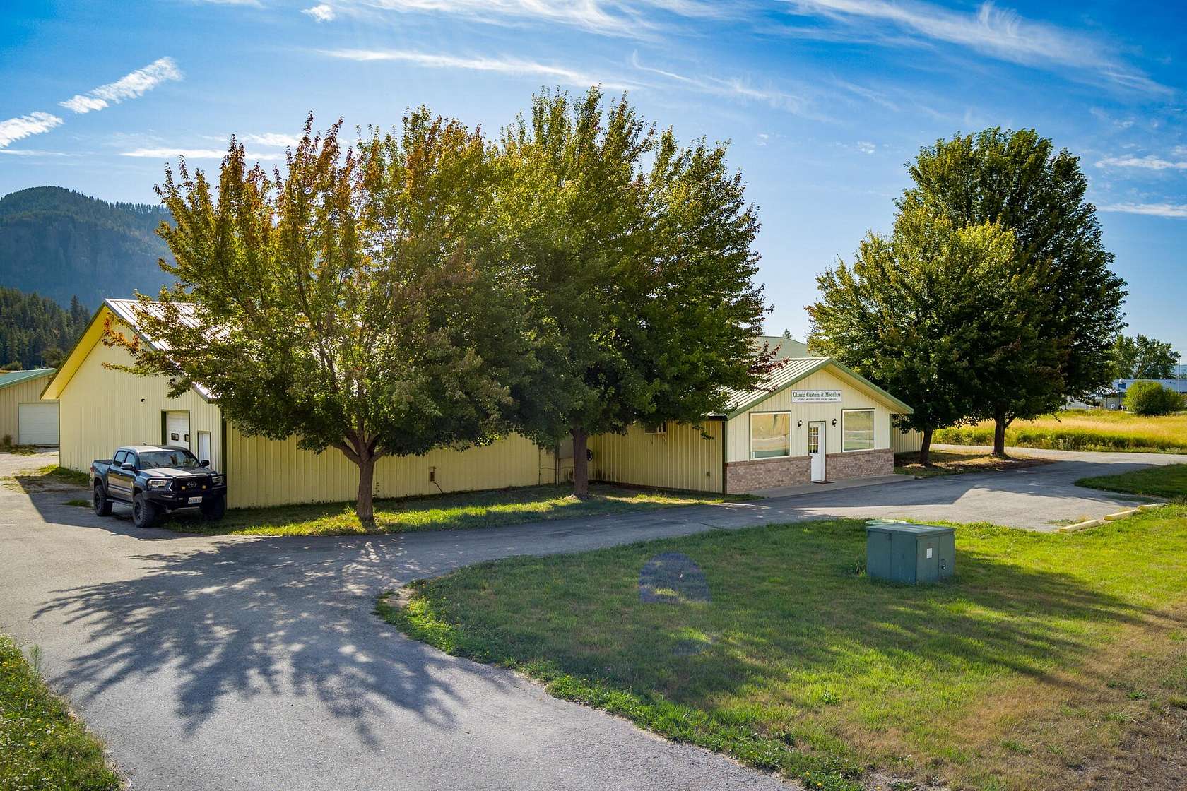 1.6 Acres of Improved Commercial Land for Sale in Chewelah, Washington