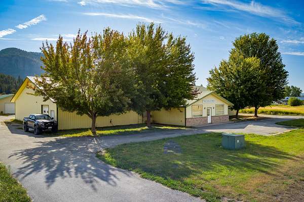 1.6 Acres of Improved Commercial Land for Sale in Chewelah, Washington