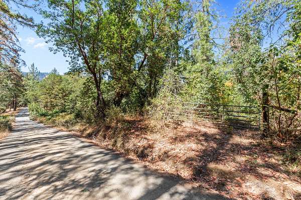 0.89 Acres of Residential Land for Sale in Applegate, Oregon