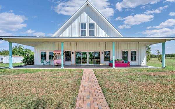 5.32 Acres of Land with Home for Sale in Waco, Texas