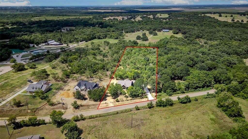 2 Acres of Residential Land with Home for Sale in Ennis, Texas