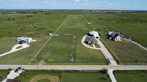 10.1 Acres of Land with Home for Sale in Grandview, Texas