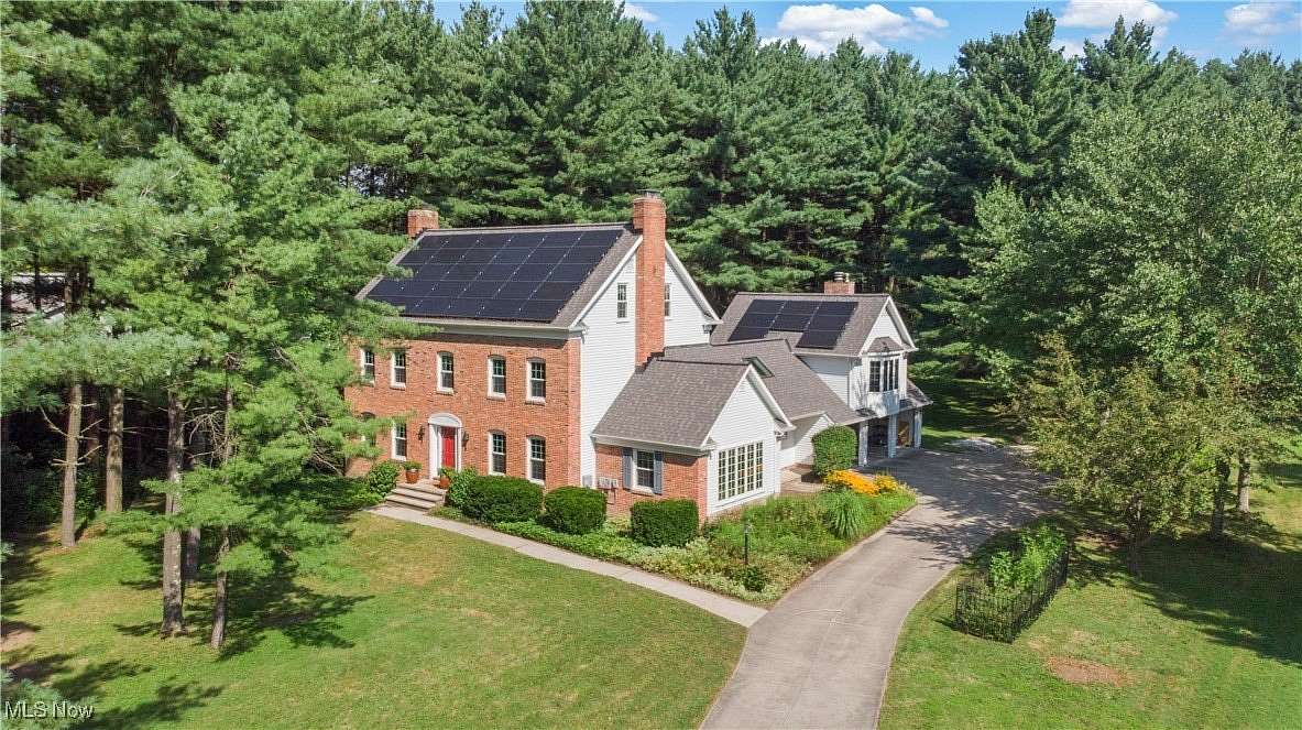 1.87 Acres of Residential Land with Home for Sale in Moreland Hills, Ohio