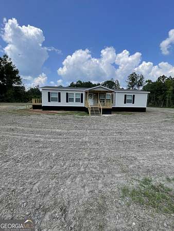2.84 Acres of Residential Land with Home for Sale in Nahunta, Georgia