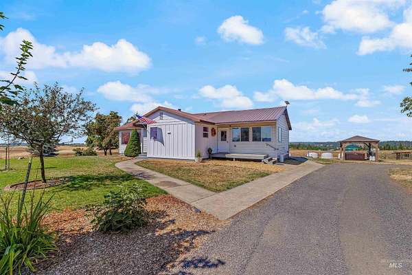 9.89 Acres of Residential Land with Home for Sale in Orofino, Idaho