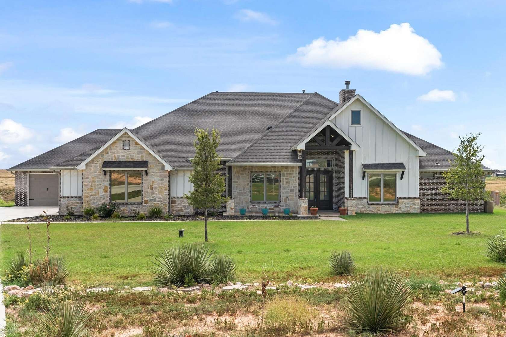 2.47 Acres of Residential Land with Home for Sale in Amarillo, Texas