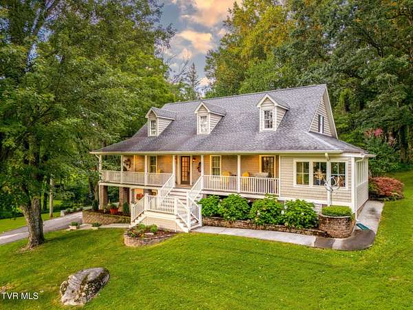 2.38 Acres of Residential Land with Home for Sale in Abingdon, Virginia