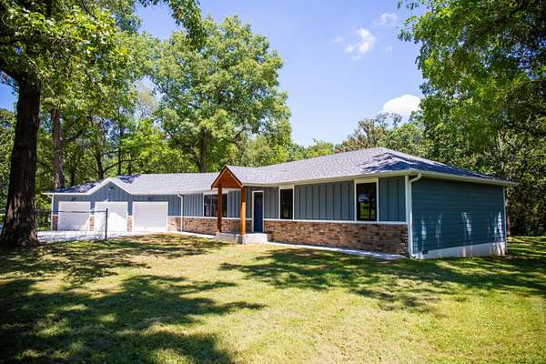 4 Acres of Residential Land with Home for Sale in Sparta, Missouri