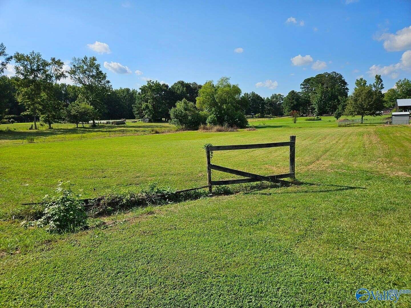 1 Acre of Residential Land for Sale in Sardis City, Alabama