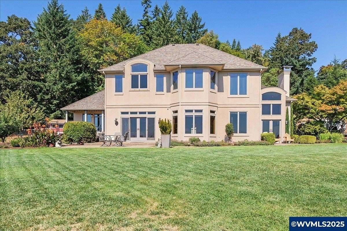 2.13 Acres of Residential Land with Home for Sale in Corvallis, Oregon