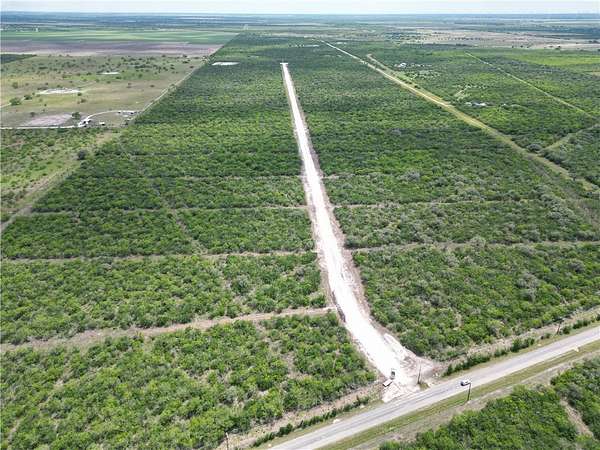 5 Acres of Residential Land for Sale in Skidmore, Texas