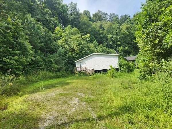 5.87 Acres of Residential Land with Home for Sale in Essie, Kentucky