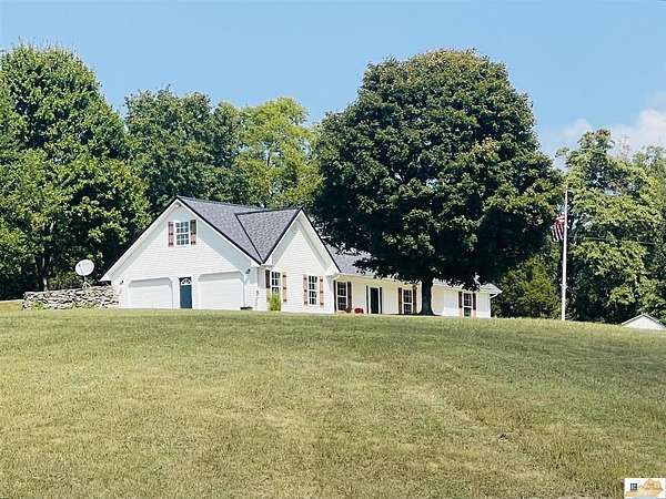 12 Acres of Recreational Land with Home for Sale in Columbia, Kentucky