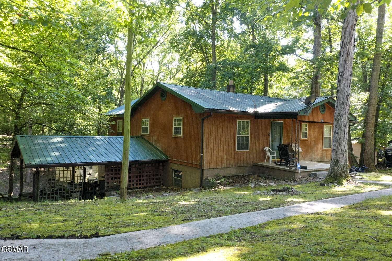 1.65 Acres of Residential Land with Home for Sale in Dandridge, Tennessee