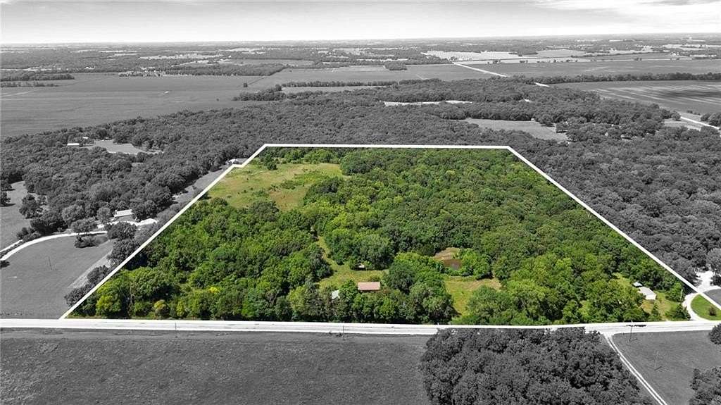 31.5 Acres of Recreational Land with Home for Sale in Ottawa, Kansas