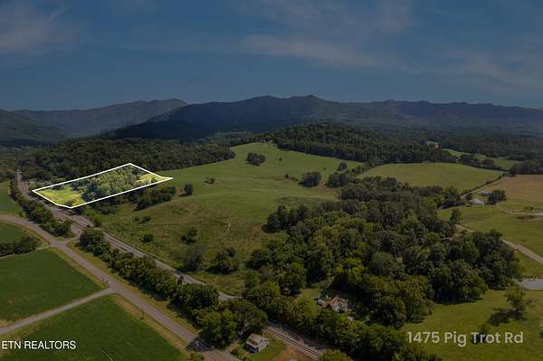 7.5 Acres of Residential Land for Sale in Newport, Tennessee