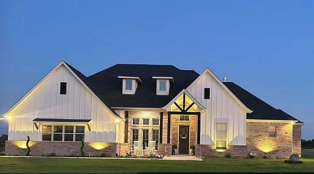 2.26 Acres of Residential Land with Home for Sale in Granbury, Texas