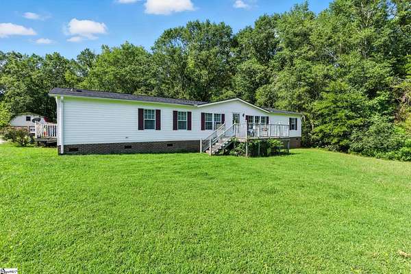 25.3 Acres of Recreational Land with Home for Sale in Laurens, South Carolina