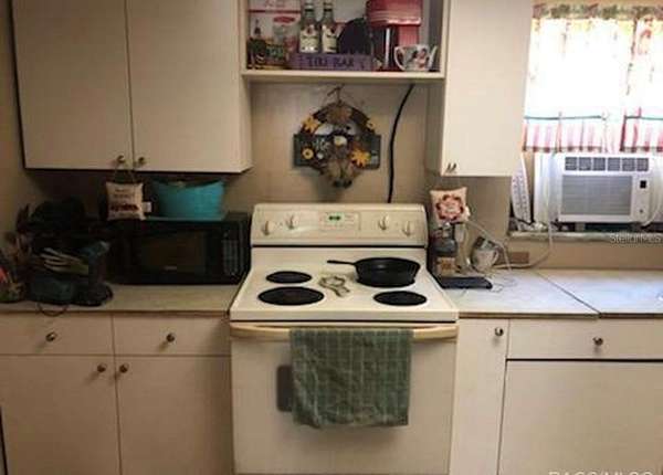 2.65 Acres of Residential Land with Home for Sale in Dunnellon, Florida