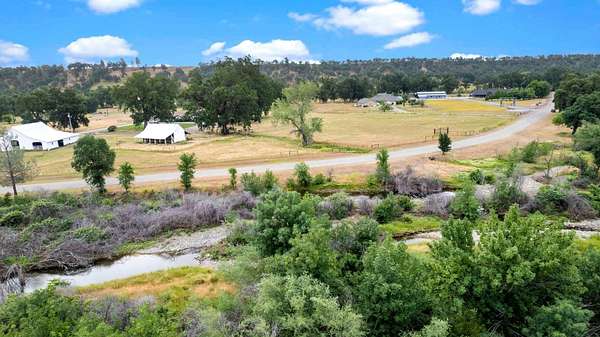 5 Acres of Residential Land for Sale in Bella Vista, California