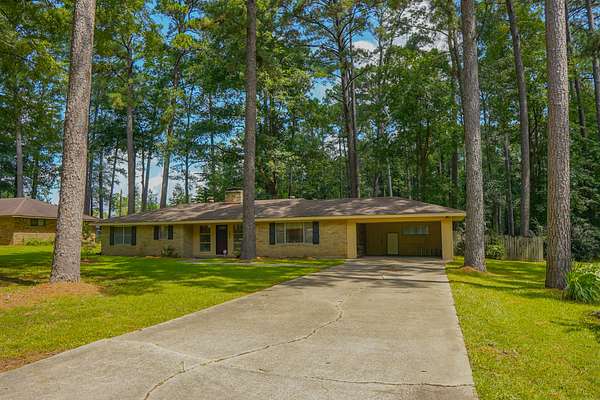 4.2 Acres of Residential Land with Home for Sale in Jasper, Texas