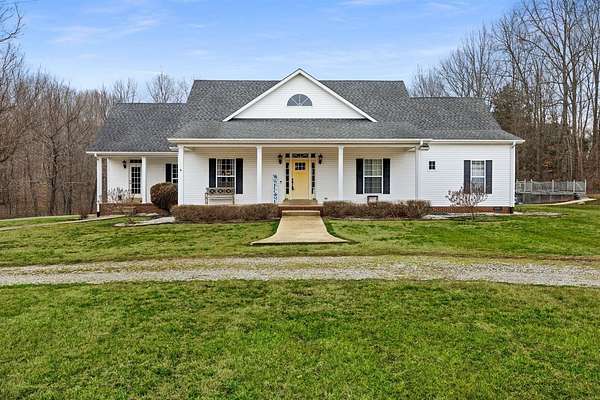 4 Acres of Land with Home for Sale in Bowling Green, Kentucky