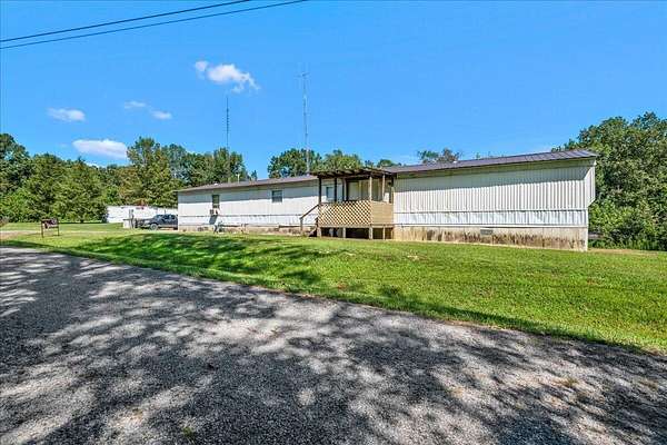 3.33 Acres of Residential Land with Home for Sale in Williamsburg, Kentucky