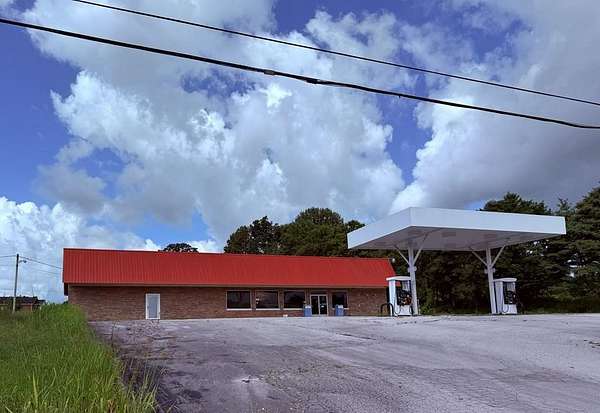 2 Acres of Improved Mixed-Use Land for Sale in Smithville, Tennessee