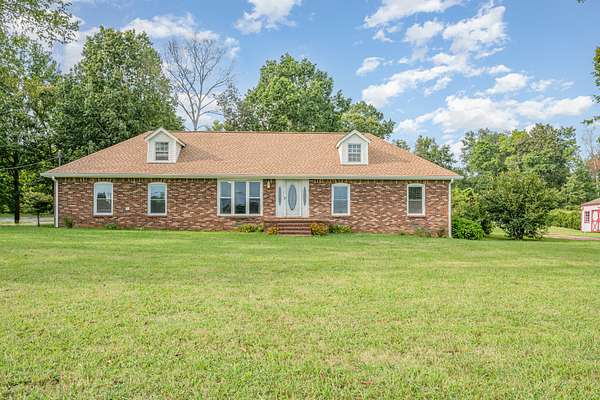 5.19 Acres of Residential Land with Home for Sale in Chapel Hill, Tennessee