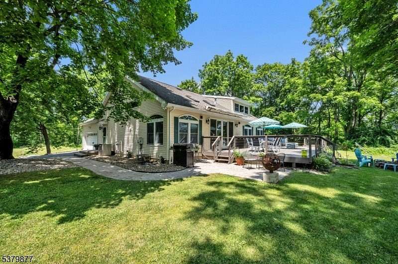 5.32 Acres of Residential Land with Home for Sale in Franklin Township, New Jersey