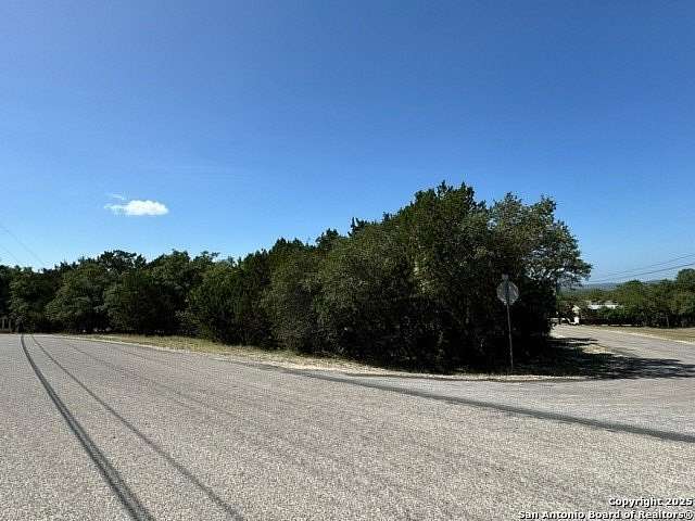 0.5 Acres of Residential Land for Sale in Lakehills, Texas