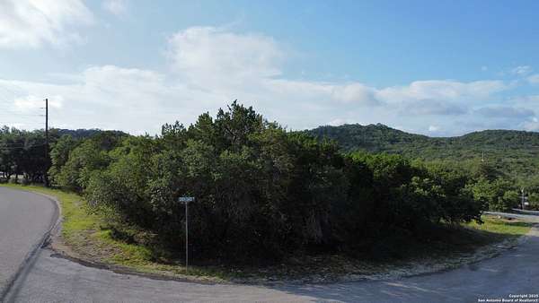 0.5 Acres of Residential Land for Sale in Lakehills, Texas