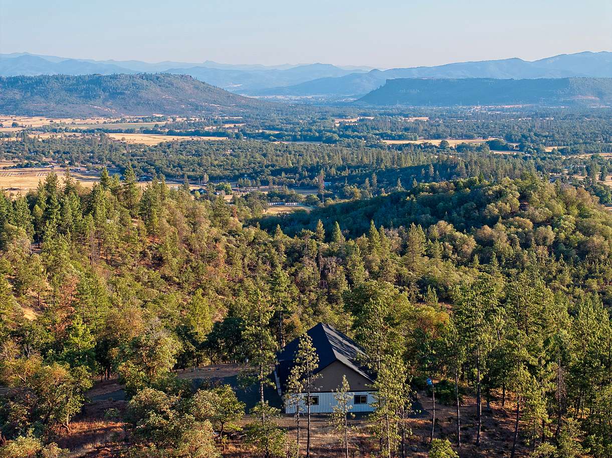 10 Acres of Residential Land with Home for Sale in White City, Oregon