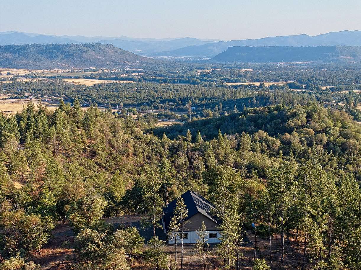 10 Acres of Land with Home for Sale in White City, Oregon
