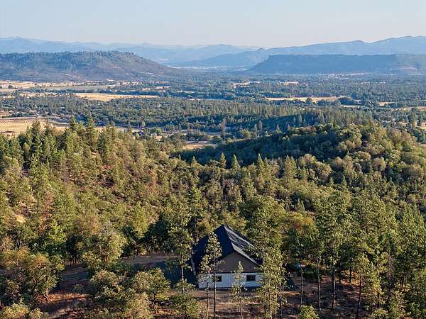 10 Acres of Land with Home for Sale in White City, Oregon