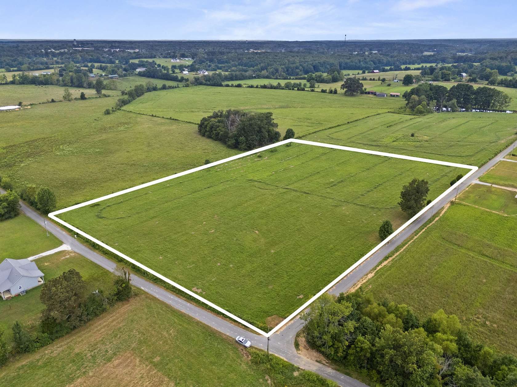 10 Acres of Land for Sale in McEwen, Tennessee