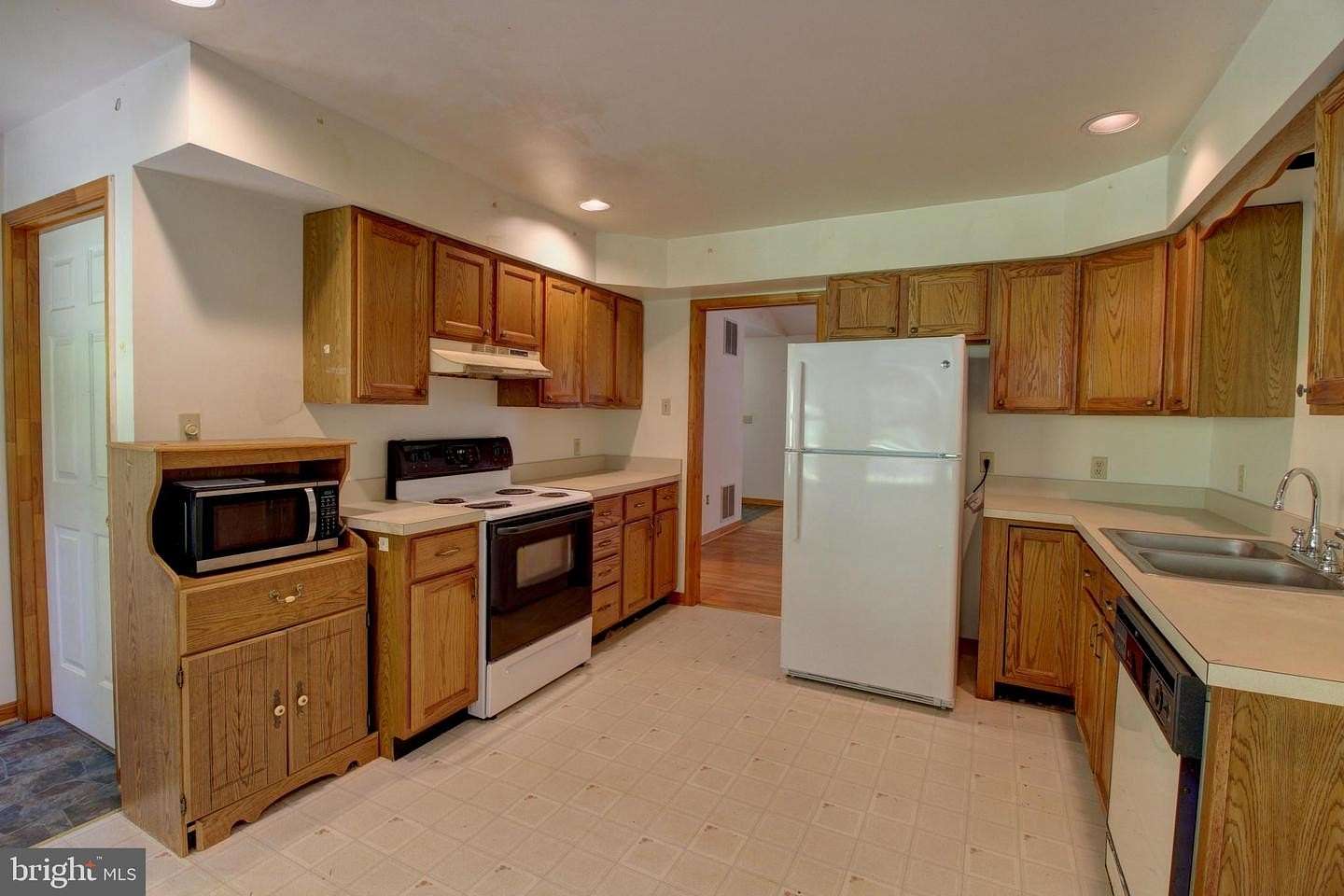 25 Acres of Land with Home for Sale in Washington, Virginia