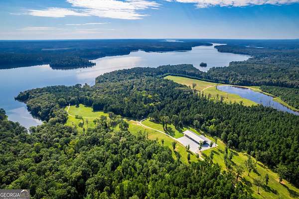 275 Acres of Recreational Land with Home for Sale in Elberton, Georgia