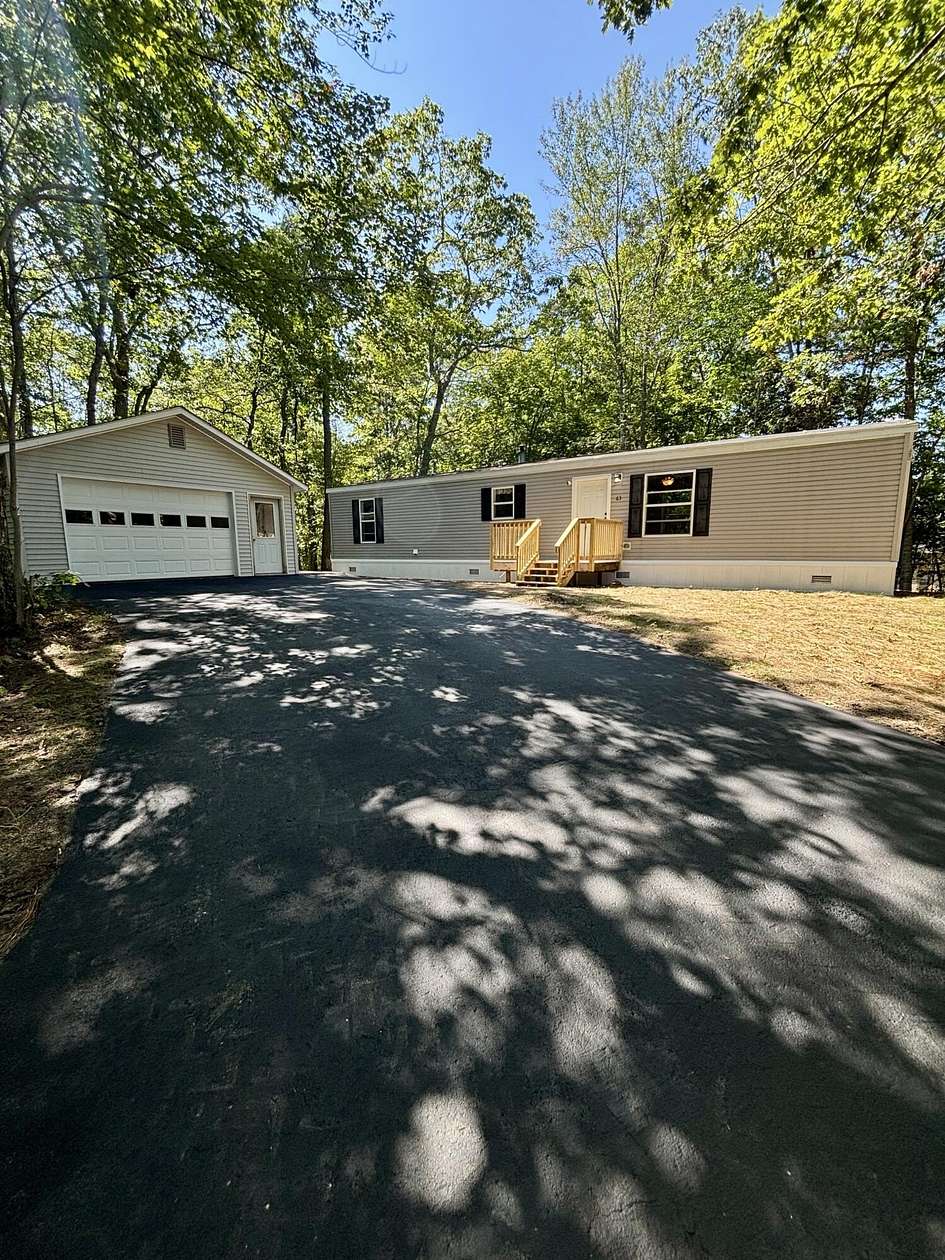 1.25 Acres of Residential Land with Home for Sale in Bucksport, Maine