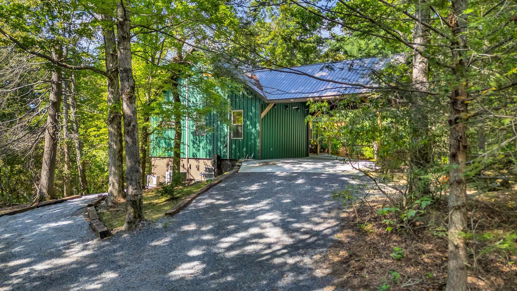 6 Acres of Residential Land with Home for Sale in Soddy-Daisy, Tennessee