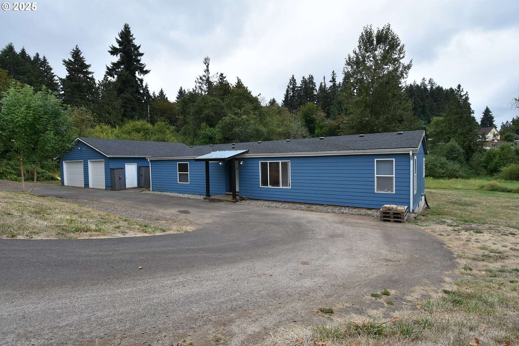 2 Acres of Residential Land with Home for Sale in Kelso, Washington