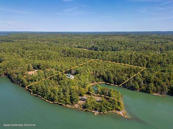 13.8 Acres of Land with Home for Sale in Harpswell Town, Maine