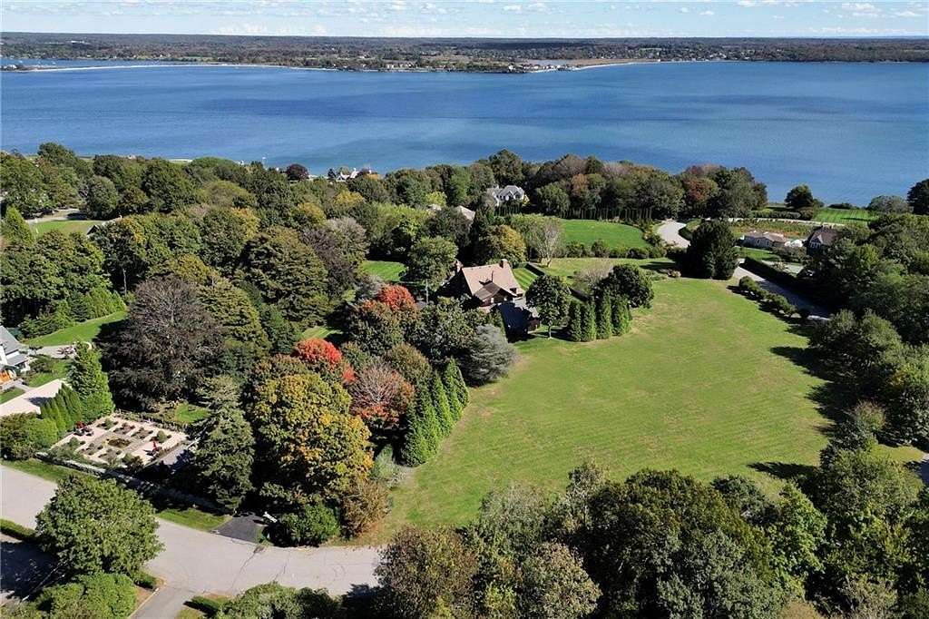 4.6 Acres of Residential Land with Home for Sale in Portsmouth, Rhode Island