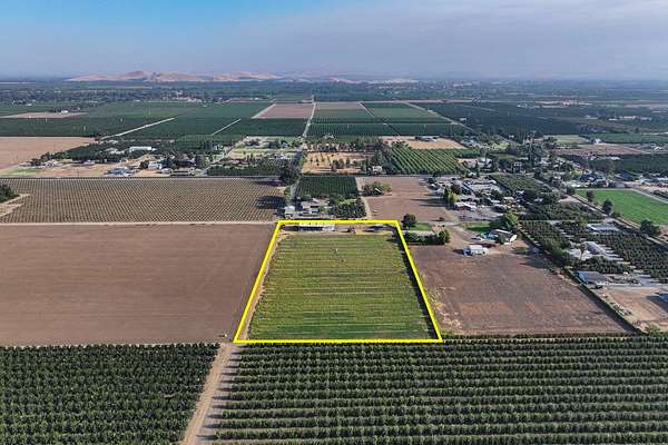 5 Acres of Land for Sale in Exeter, California