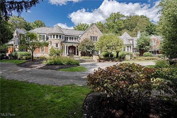 5.29 Acres of Residential Land with Home for Sale in Gates Mills, Ohio