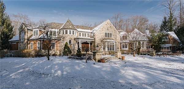 5.29 Acres of Residential Land with Home for Sale in Gates Mills, Ohio